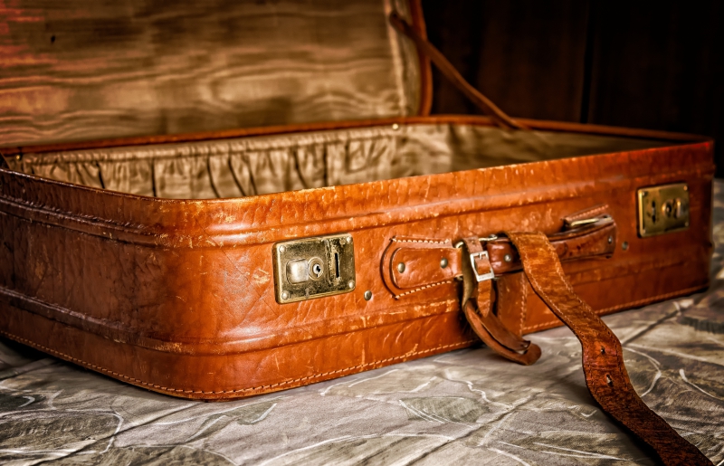 maroquinerie-LE BEAUSSET-min_luggage-3297015