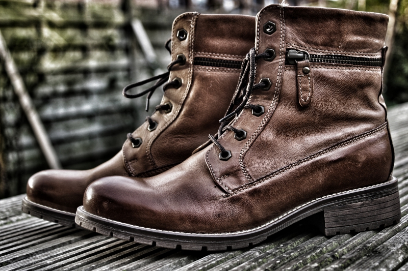 maroquinerie-LE BEAUSSET-min_winter-boots-3867775